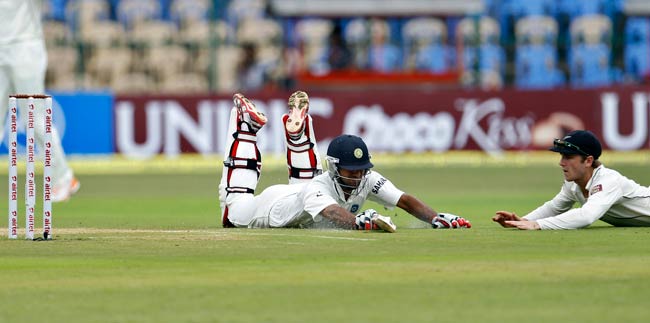 2nd Test Day 2: कोहली ने संभाली पारी