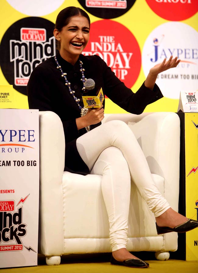 रिलेशनशिप पर सोनम कपूर, हुमा कुरैशी और वीर दास के विचार