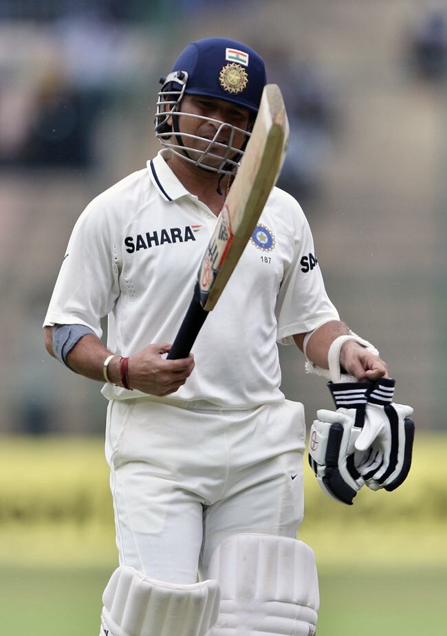 मास्टर ब्लास्टर के क्लीन बोल्ड की 'हैट्रिक' | सचिन पर विशेष