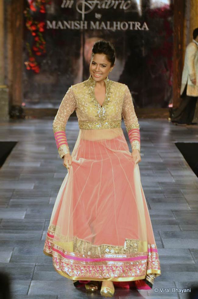 सितारों से सजा मिजवां फैशन शो... | ज्‍वेलरी वीक में सितारे