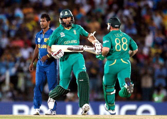 डीविलियर्स ने दिलाई द. अफ्रीका को मेजबानों पर जीत | पढ़ें