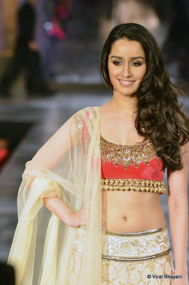 सितारों से सजा मिजवां फैशन शो... | ज्‍वेलरी वीक में सितारे