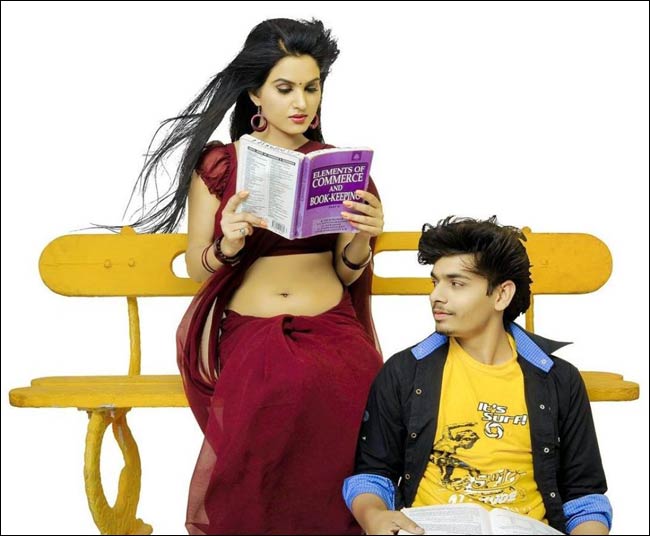 फिल्‍मों में ग्‍लैमरस टीचर के जलवे...