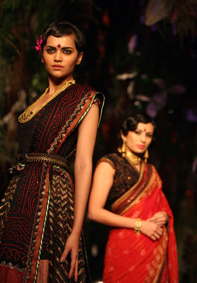 ब्राइडल फैशन वीक में चित्रांगदा के जलवे...| ज्‍वेलरी वीक