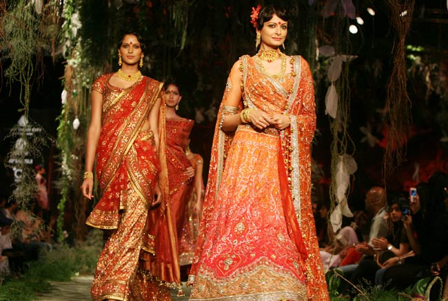ब्राइडल फैशन वीक में चित्रांगदा के जलवे...| ज्‍वेलरी वीक