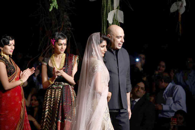 ब्राइडल फैशन वीक में चित्रांगदा के जलवे...| ज्‍वेलरी वीक