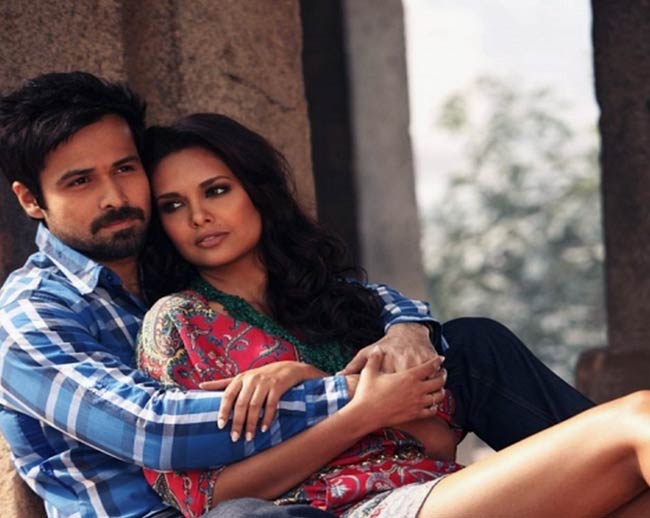 'द मैन्‍स' मैग्‍जीन के कवर पर ईशा गुप्‍ता  | बोल्ड बालाएं