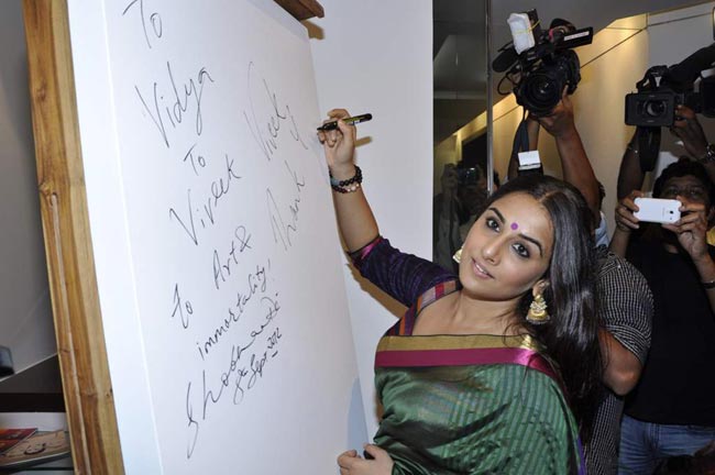 'घनचक्‍कर' में पंजाबी हाउसवाइफ के रोल में विद्या  | विद्या की अदाएं