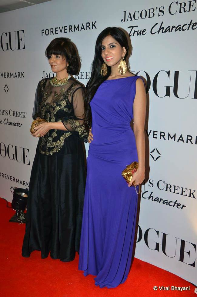 वोग इंडिया की 5वीं सालगिरह पर सितारों का जलवा |  सितारों की मस्‍ती