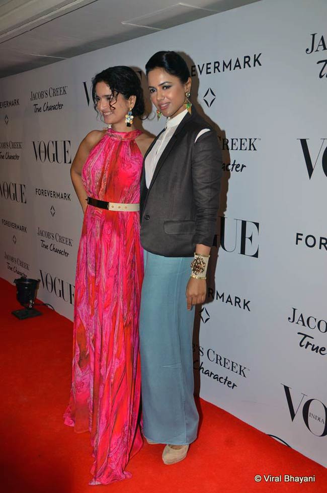 वोग इंडिया की 5वीं सालगिरह पर सितारों का जलवा |  सितारों की मस्‍ती