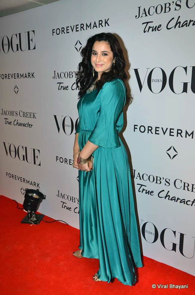 वोग इंडिया की 5वीं सालगिरह पर सितारों का जलवा |  सितारों की मस्‍ती
