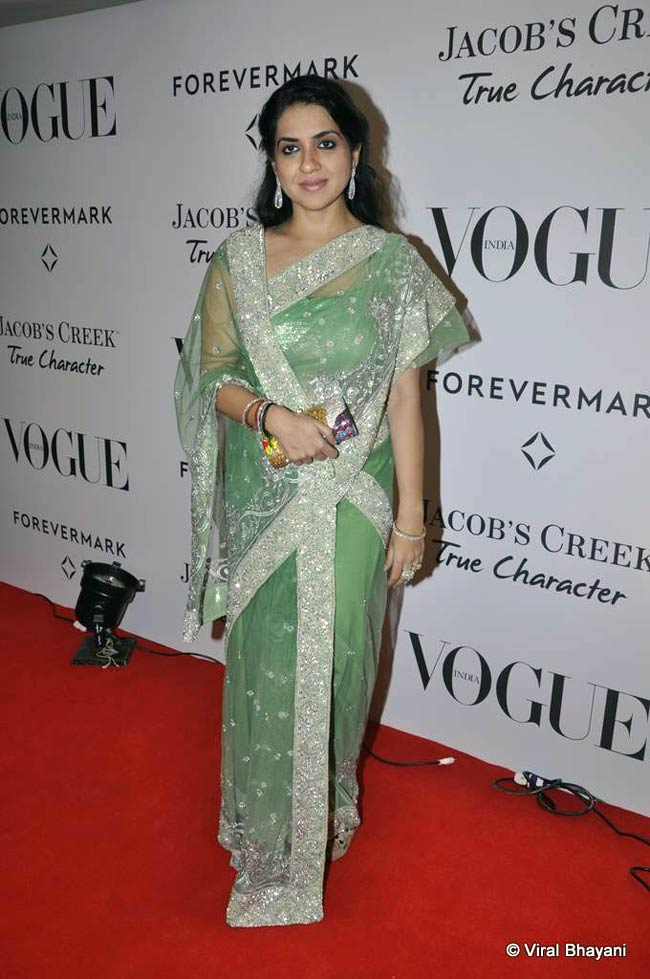 वोग इंडिया की 5वीं सालगिरह पर सितारों का जलवा |  सितारों की मस्‍ती