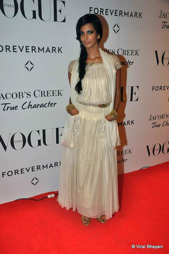 वोग इंडिया की 5वीं सालगिरह पर सितारों का जलवा |  सितारों की मस्‍ती
