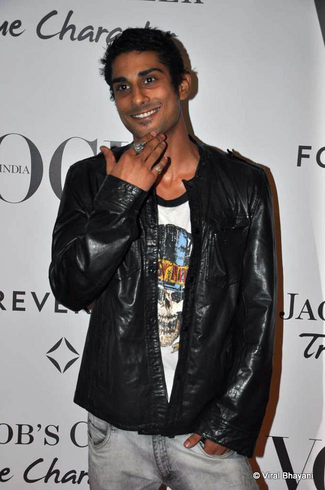 वोग इंडिया की 5वीं सालगिरह पर सितारों का जलवा |  सितारों की मस्‍ती