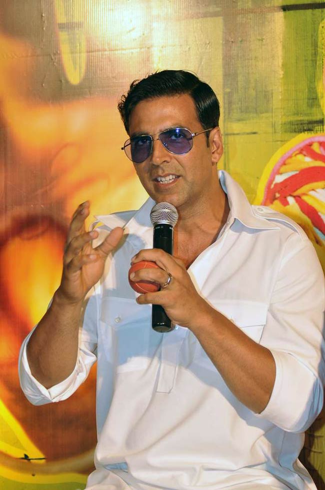 फिल्‍म 'खिलाड़ी 786'  का ट्रेलर लॉन्‍च | हिट जोड़ी