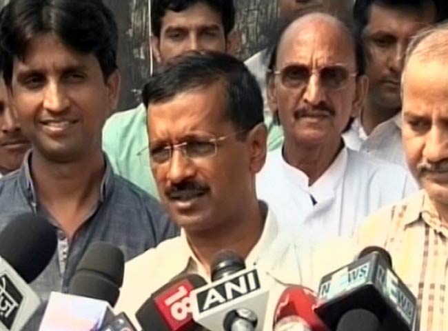 तस्वीरों में 22 अक्टूबर 2012 की बड़ी खबरें