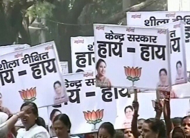 12 अक्टूबर 2012: तस्वीरों में दिनभर की बड़ी खबरें | पढ़ें