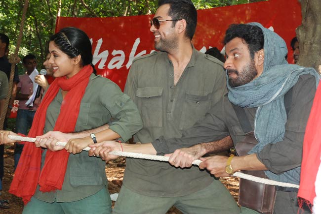 Exclusive: 'चक्रव्‍यूह' के प्रमोशन का अनोखा स्टाइल