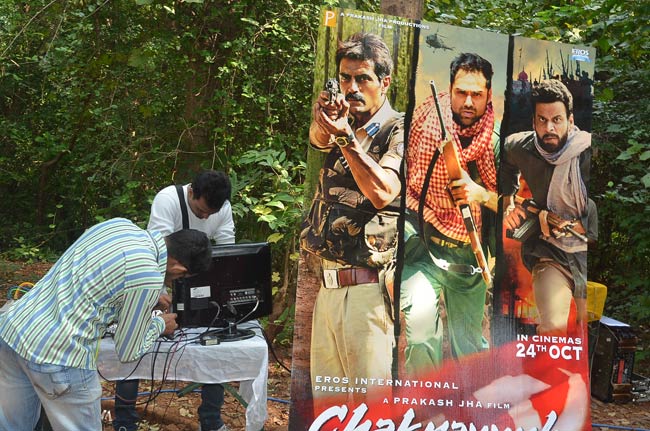 Exclusive: 'चक्रव्‍यूह' के प्रमोशन का अनोखा स्टाइल