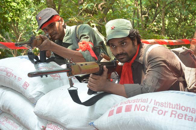 Exclusive: 'चक्रव्‍यूह' के प्रमोशन का अनोखा स्टाइल