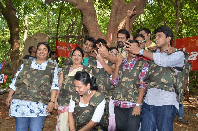 Exclusive: 'चक्रव्‍यूह' के प्रमोशन का अनोखा स्टाइल