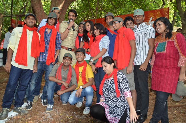 Exclusive: 'चक्रव्‍यूह' के प्रमोशन का अनोखा स्टाइल