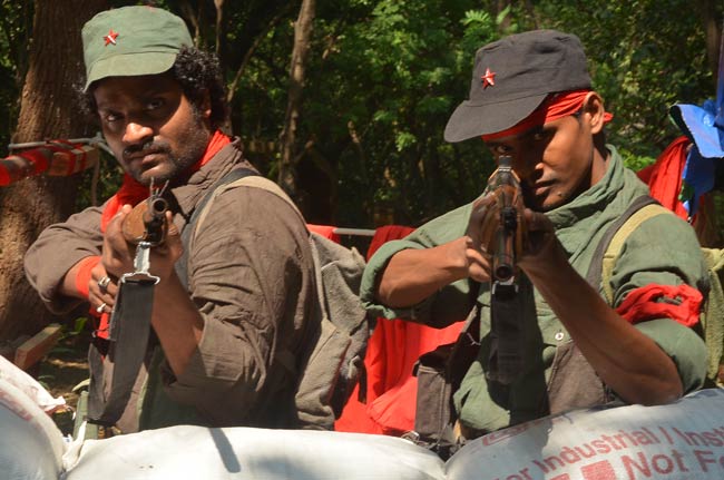 Exclusive: 'चक्रव्‍यूह' के प्रमोशन का अनोखा स्टाइल