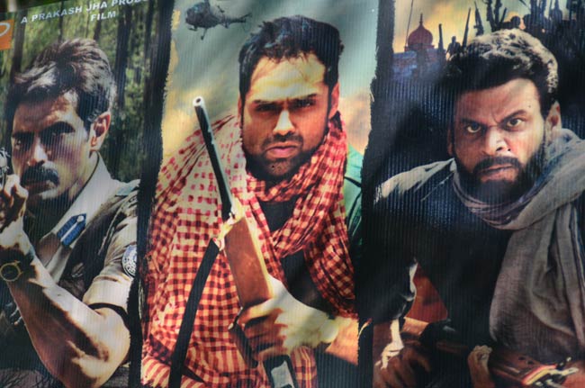 Exclusive: 'चक्रव्‍यूह' के प्रमोशन का अनोखा स्टाइल