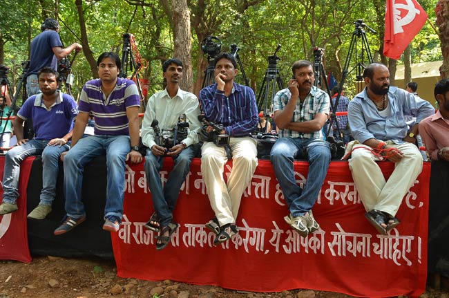 Exclusive: 'चक्रव्‍यूह' के प्रमोशन का अनोखा स्टाइल