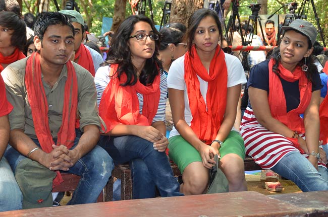 Exclusive: 'चक्रव्‍यूह' के प्रमोशन का अनोखा स्टाइल