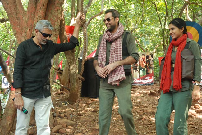 Exclusive: 'चक्रव्‍यूह' के प्रमोशन का अनोखा स्टाइल