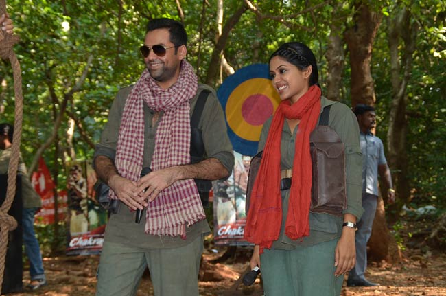 Exclusive: 'चक्रव्‍यूह' के प्रमोशन का अनोखा स्टाइल