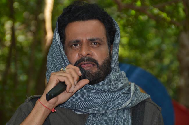 Exclusive: 'चक्रव्‍यूह' के प्रमोशन का अनोखा स्टाइल