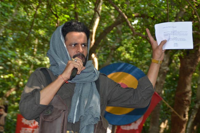 Exclusive: 'चक्रव्‍यूह' के प्रमोशन का अनोखा स्टाइल