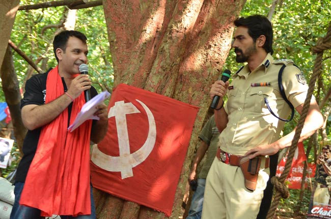 Exclusive: 'चक्रव्‍यूह' के प्रमोशन का अनोखा स्टाइल