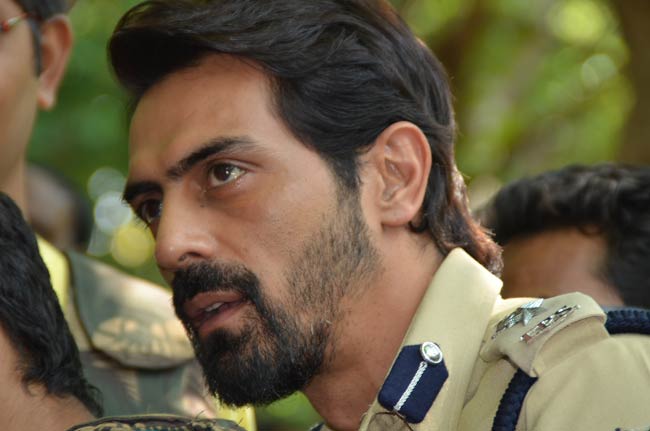 Exclusive: 'चक्रव्‍यूह' के प्रमोशन का अनोखा स्टाइल