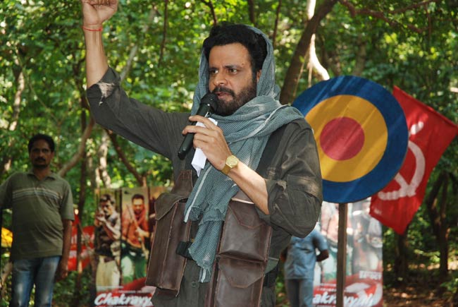 Exclusive: 'चक्रव्‍यूह' के प्रमोशन का अनोखा स्टाइल