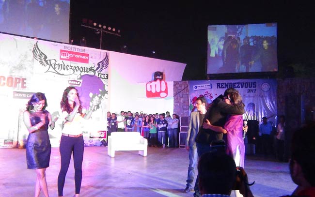 Exclusive: फिल्‍म 'चक्रव्‍यूह' के प्रमोशन में जुटी पूरी टीम