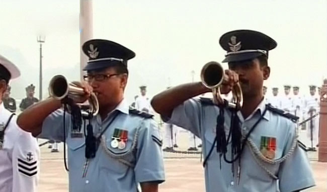 1962 भारत-चीन युद्धः शहीद हुए भारतीय जवानों को श्रद्धांजलि