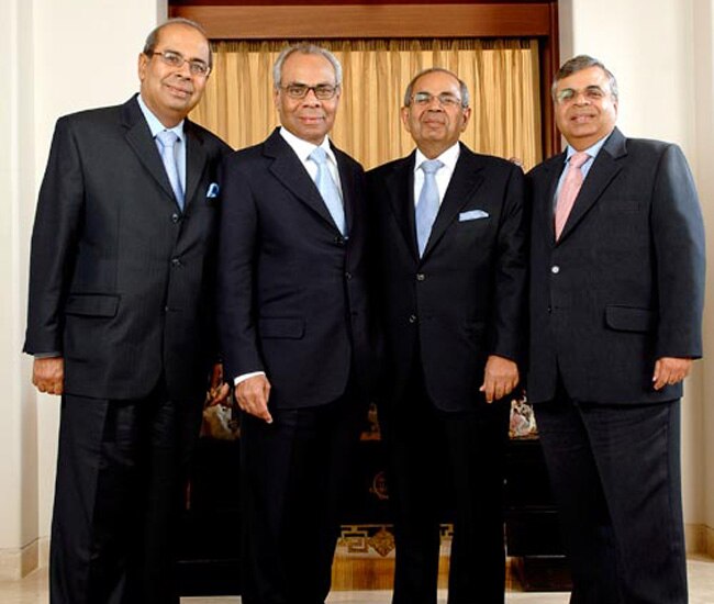 फोर्ब्‍स की लिस्ट में टॉप 10 अमीर भारतीय | पढ़ें