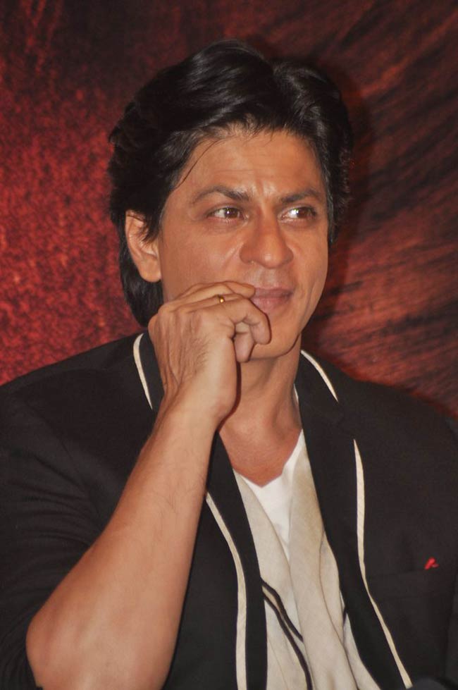 'जब तक है जान' के प्रमोशन में जुटे सितारे | फर्स्ट लुक