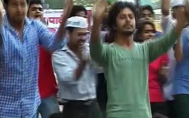 14 अक्टूबर 2012: तस्वीरों में दिनभर की बड़ी खबरें | पढ़ें