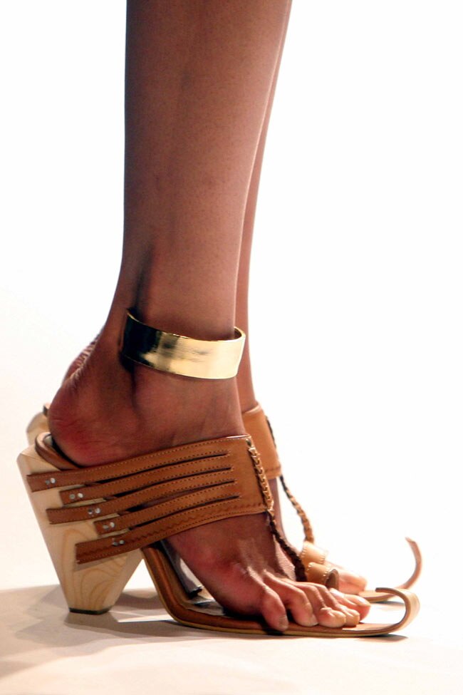 विल्स फैशन वीक के पहले दिन हसीनाओं का जलवा | हिट जोड़ी