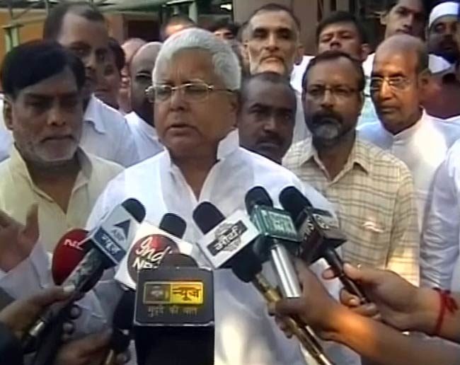 03 अक्टूबर 2012: तस्वीरों में दिनभर की बड़ी खबरें | पढ़ें