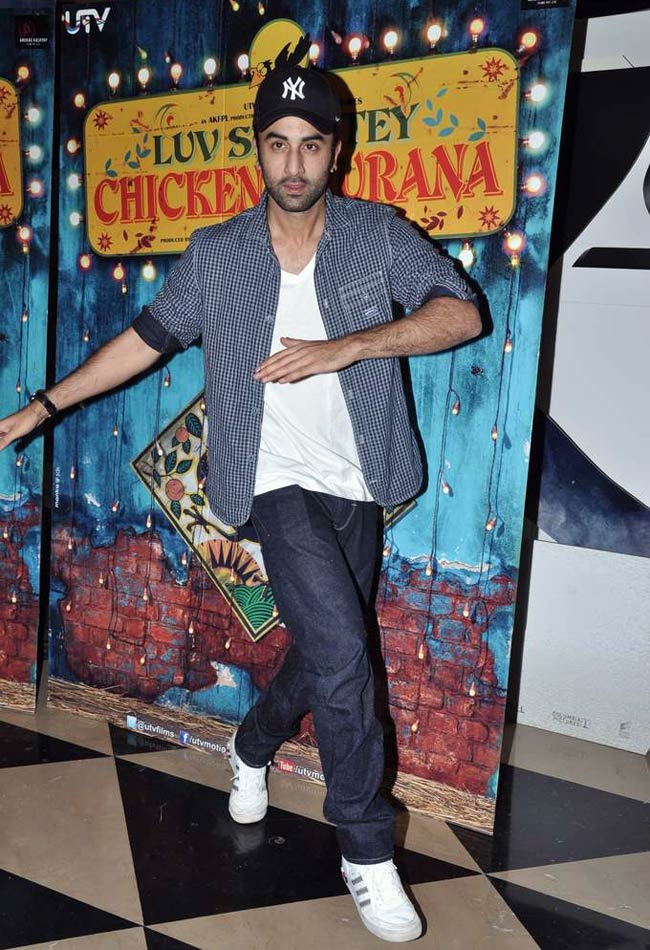 'लव शव ते चिकन खुराना' की स्‍पेशल स्‍क्रीनिंग  |  सितारों की मस्‍ती