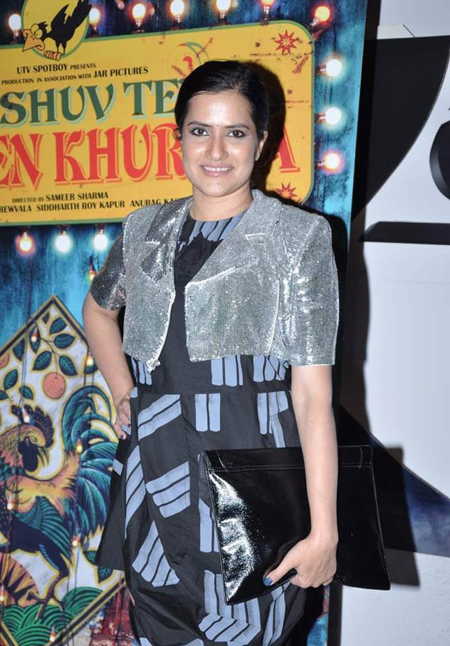 'लव शव ते चिकन खुराना' की स्‍पेशल स्‍क्रीनिंग  |  सितारों की मस्‍ती