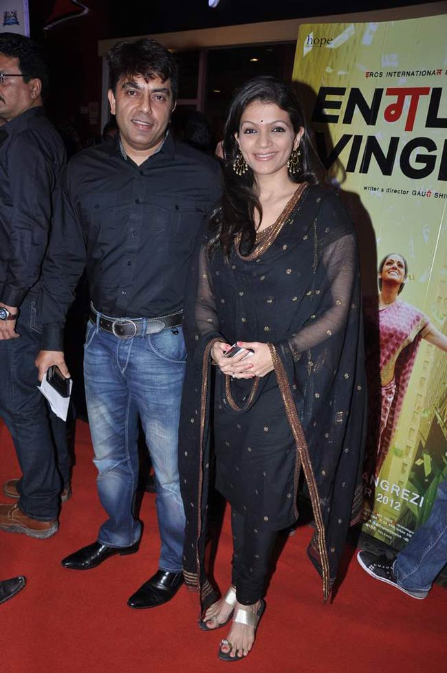 'इंग्लिश विंग्लिश' के प्रीमियर पर उमड़ा बॉलीवुड | फर्स्ट लुक