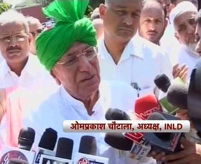 10 अक्टूबर 2012: तस्वीरों में दिनभर की बड़ी खबरें | पढ़ें