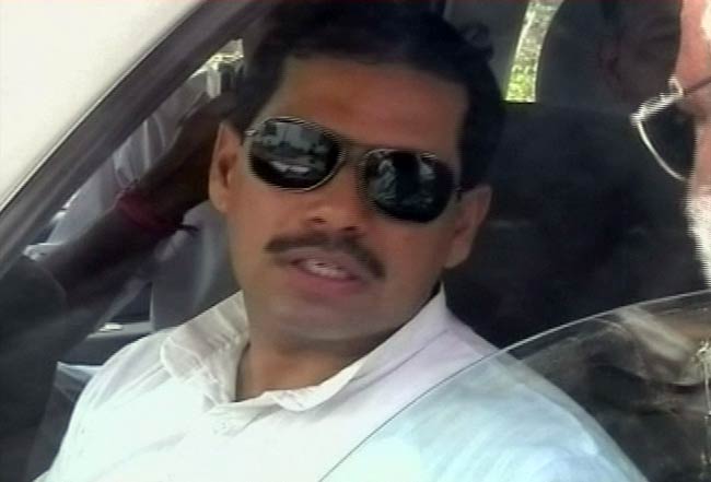 08 अक्टूबर 2012: तस्वीरों में दिनभर की बड़ी खबरें | पढ़ें