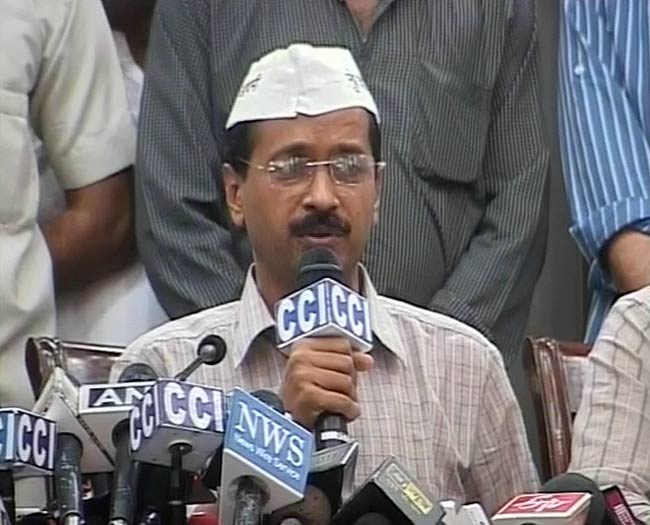 10 अक्टूबर 2012: तस्वीरों में दिनभर की बड़ी खबरें | पढ़ें